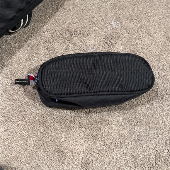 Tommy Hilfiger Two Piece Crossbody Bag Set - Picture 6 of 9